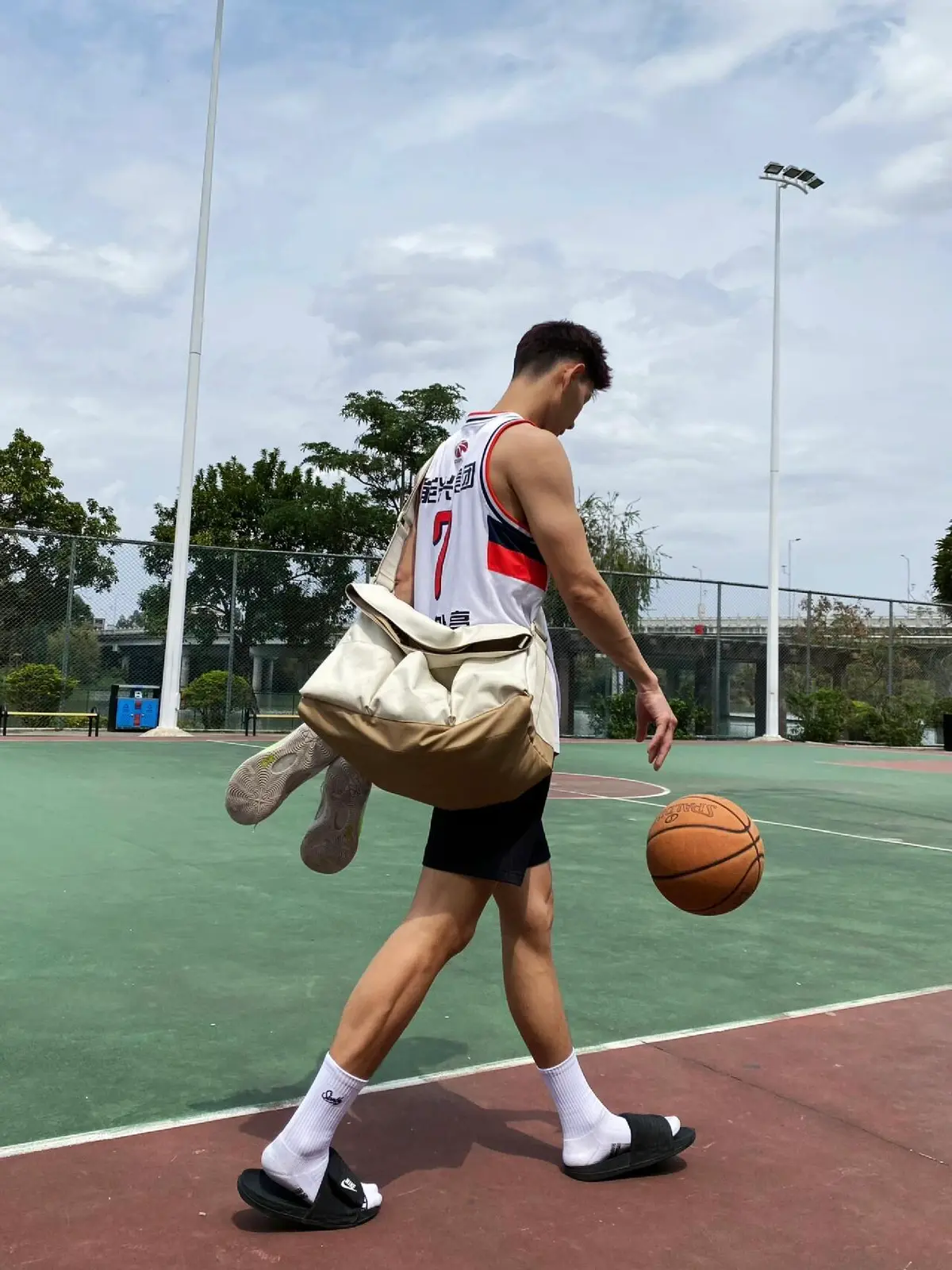 大学篮球运动员的耐力训练方案是什么?_2